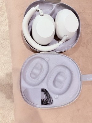 Sony WH-1000XM6 Wireless Noise Canceling Headphones - Silver