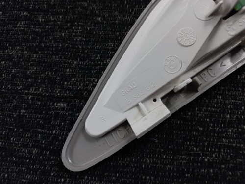BMW 5-Series E39 Original Rear C-Pillar Interior Reading Light OEM 8363612 RIGHT - Picture 14 of 17