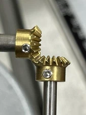 BOSTON GEAR BRASS 32 PITCH 16 TEETH MITER GEAR SET 1:1 RATIO 3/16 AND 1/4” BORE