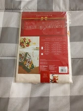 Bed Bath Beyond Traditional Santa Round Christmas Tablecloth