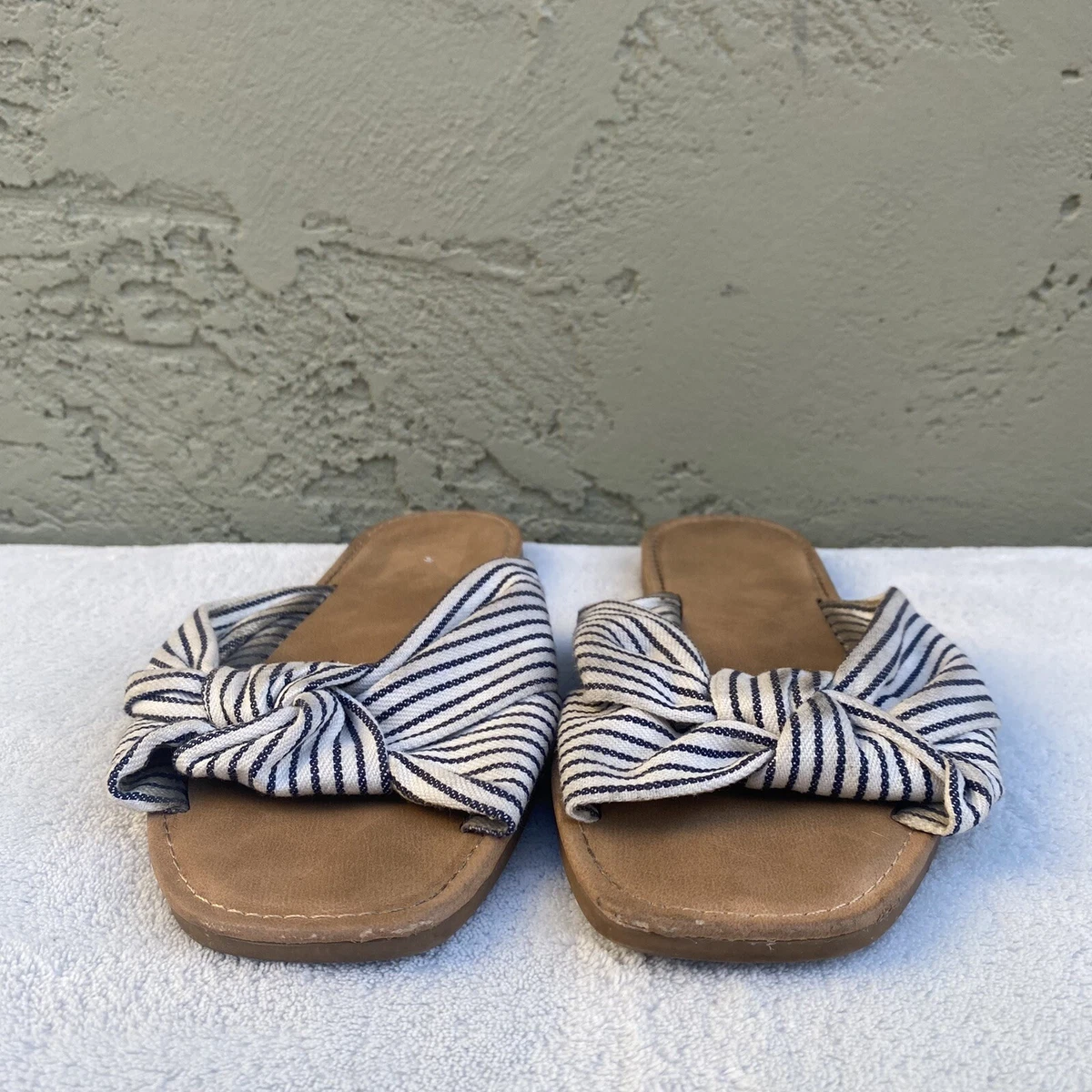 Bamboo bow best sale sandals