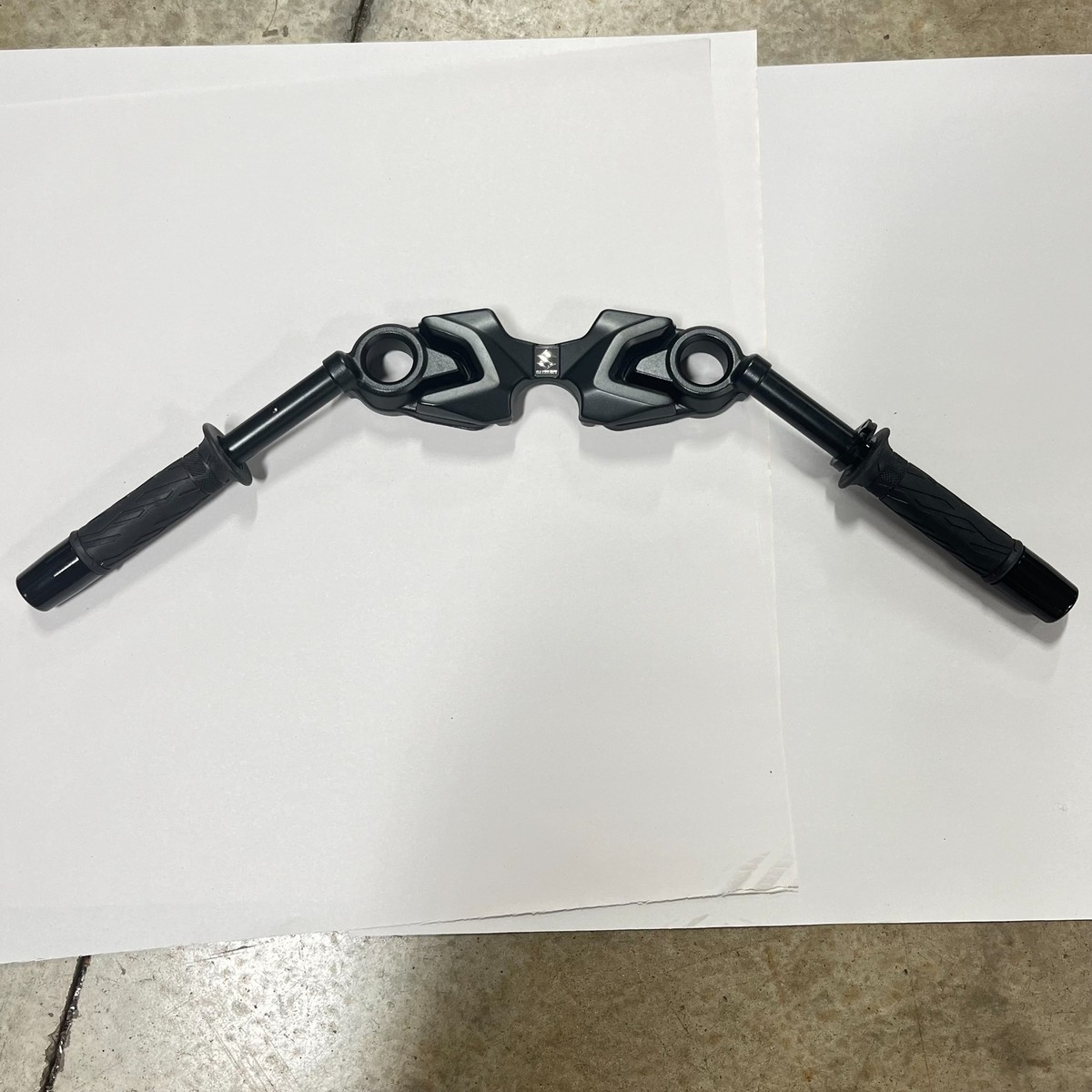 LIKE NEW GEN 3 OEM TOP TRIPLE TREE & HANDLE BARS TAKE OFF 22-24