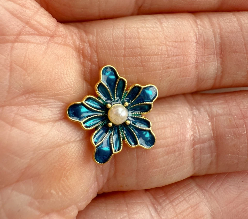 5PC Enamel Blue Flower Luxury Gold Metal Shank Buttons 15mm - Image 2 of 4