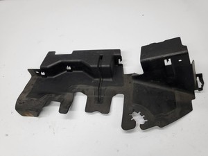 VW Passat B6   Luftführung für Kühler links Verkleidung 3C0121283   (08)