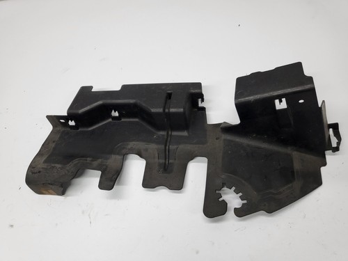 VW Passat B6   Luftführung für Kühler links Verkleidung 3C0121283   (08)