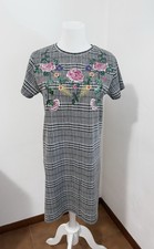 Abito con ricamo a fiori rosa di Zara