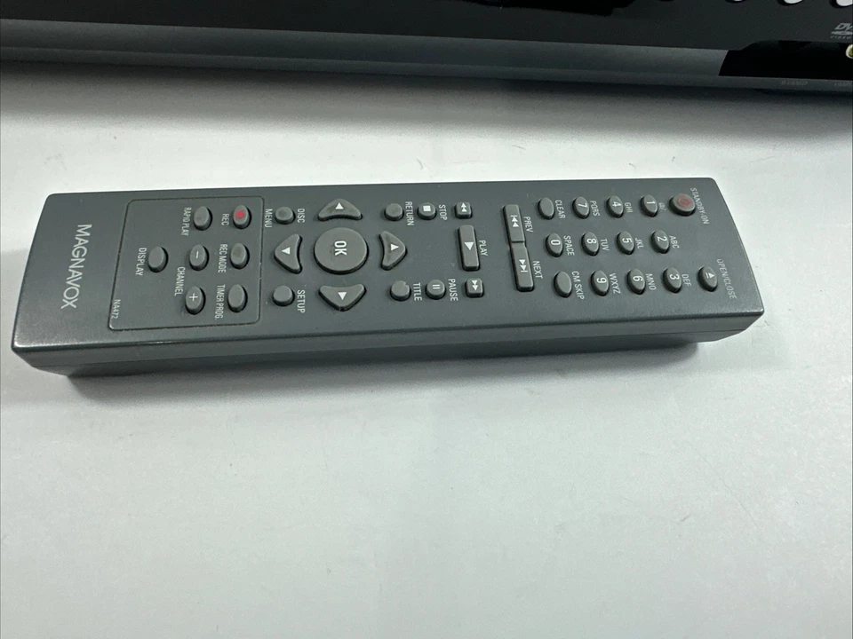 Grabadora/reproductor de DVD Magnavox MSR90D6 DVD-RW con control remoto - PROBADO -  Foto 2 de 4