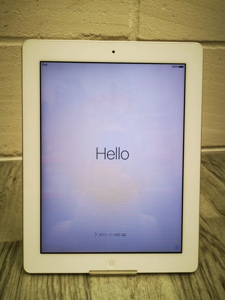 Genuine Apple iPad 2 - 16GB - White (A1395) [iPad 2,1] - Image 4 of 4
