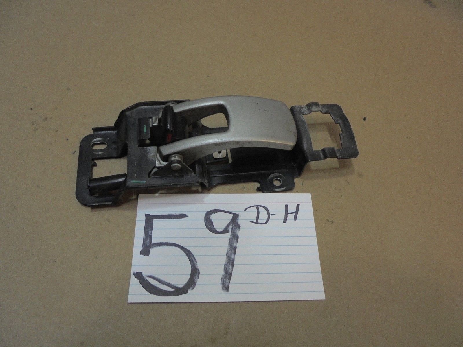 05 06 07 08 09 Equinox FRONT PASSENGER Interior Door Handle Gray Used #59-DH