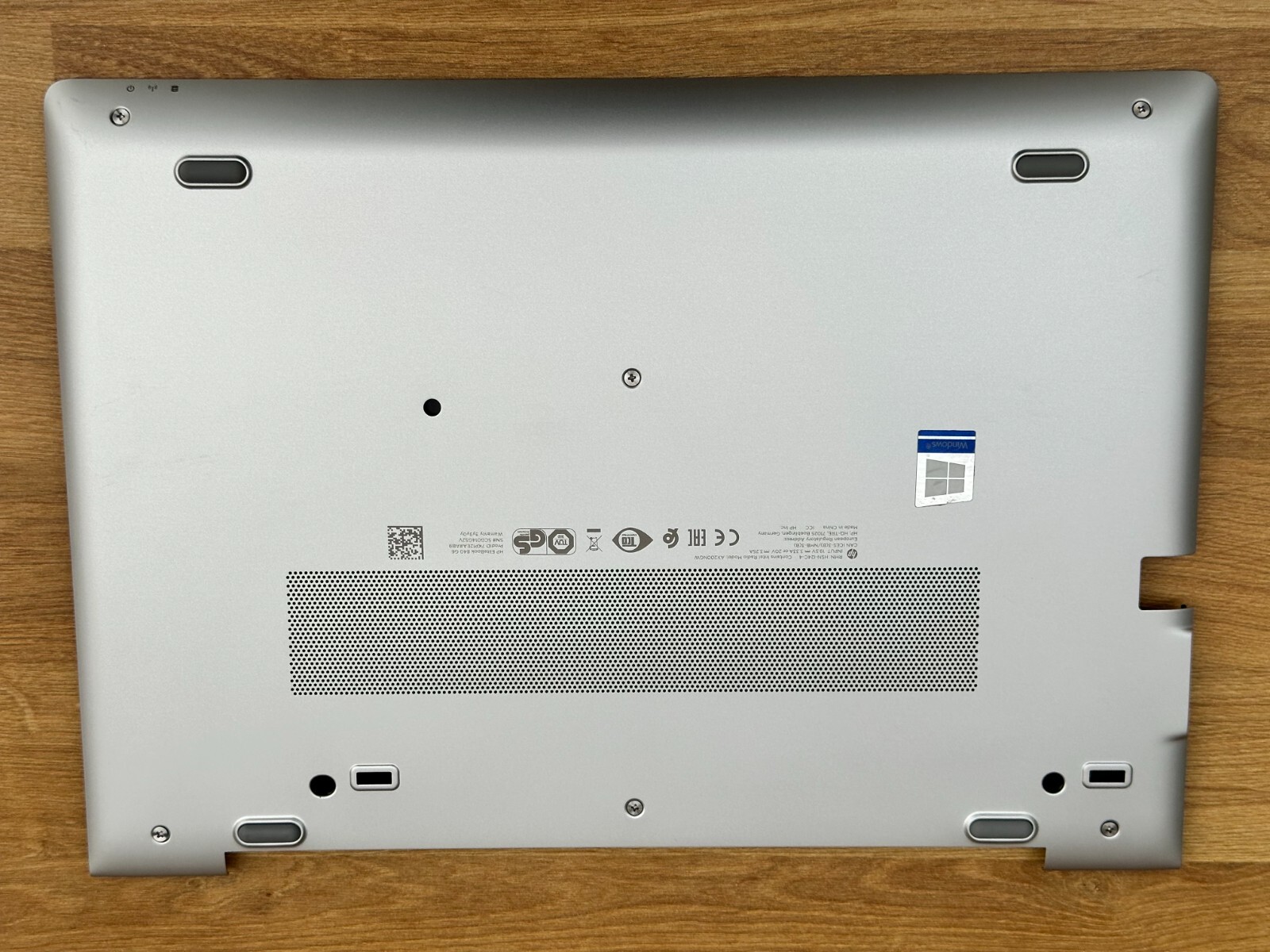 ✔️ HP EliteBook 840 G6 silver Bottom cover L62728-001