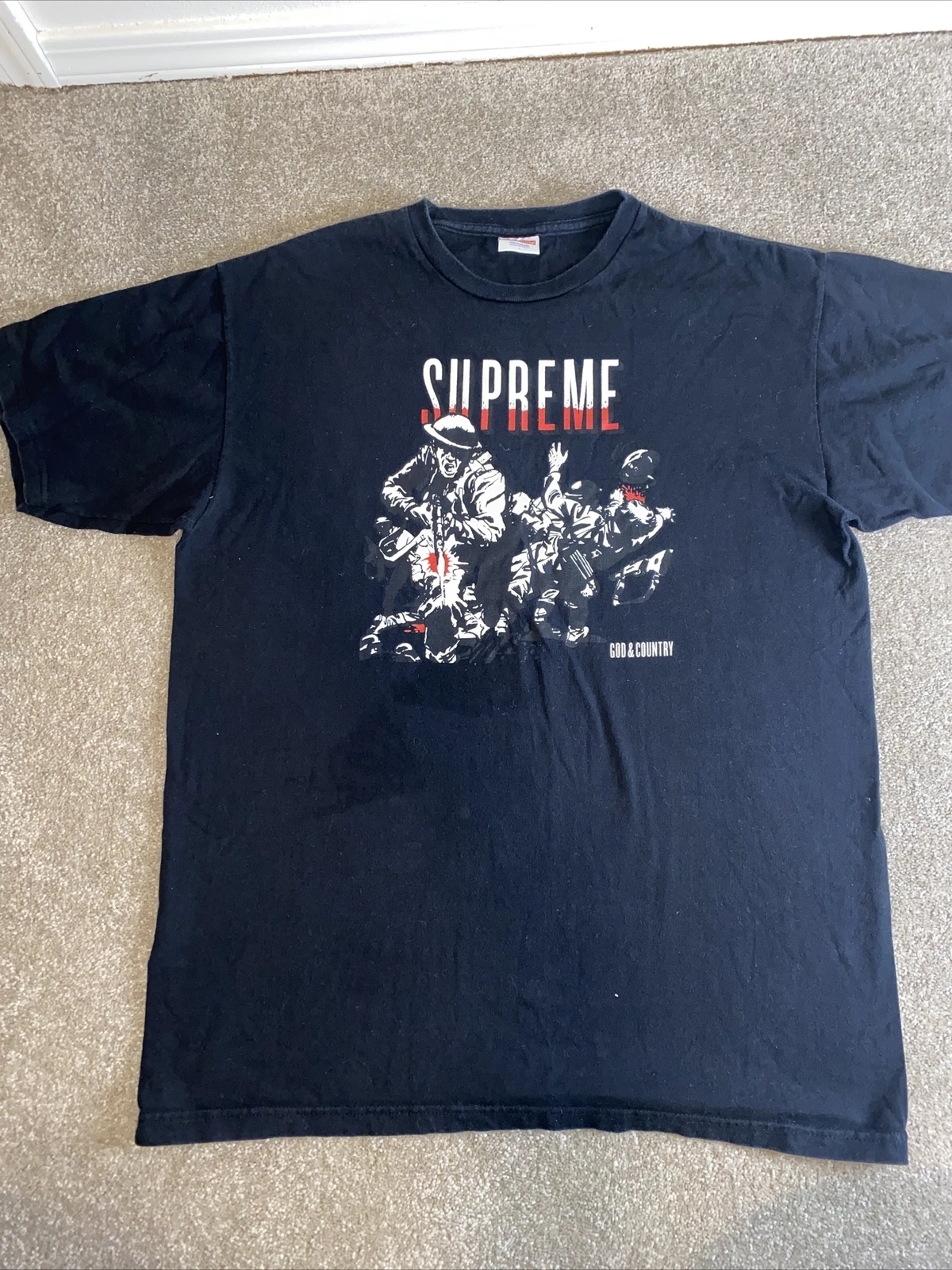 T SHIRT SUPREME GOD AND COUNTRY COULEUR NOIR TAILLE LARGE