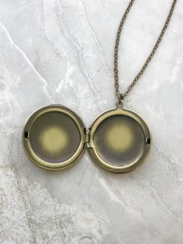 Space Locket Antique Brass Necklace photo Keepsake Best For Christmas Gift (170) - Picture 5 of 8