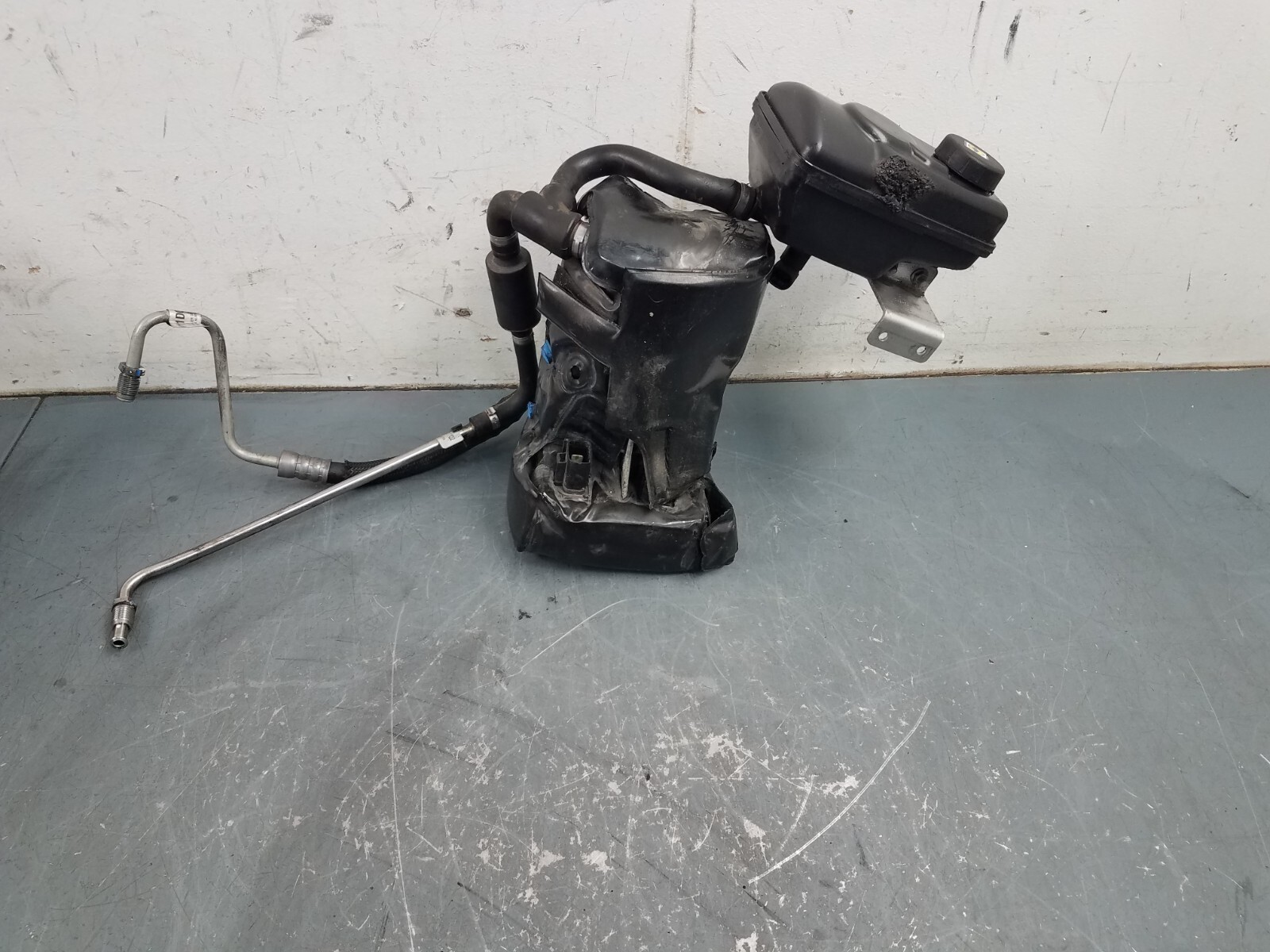2015 16 17 McLaren 650S Spider Power Steering Pump / Reservoir #3936 H7