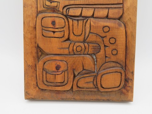 Oso tallado en madera nativo del noroeste de Coast Salish salmón firmado Sisson Burrard - Imagen 3 de 8