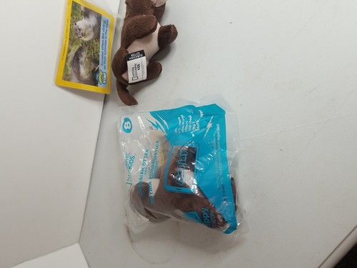 National Geographic Kids Small Plush Eurasian Otter Stuffed animal - Picture 5 of 6