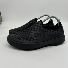 OOFOS OOmg EeZee Shoes Men M10 Black Check Stretch Slip On Sneakers 12021OOMG-48