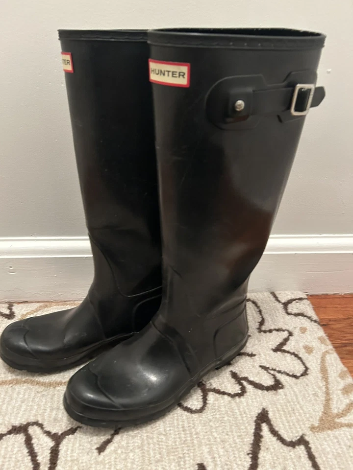 Hunter Tall Matte Black Buckle Knee High Rubber Rain Boots Women’s Size 9 M - Image 3 of 3