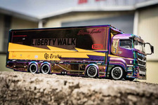 Chameleon Chrome LB-TRUCKS Mitsubishi 1/64 GC...
