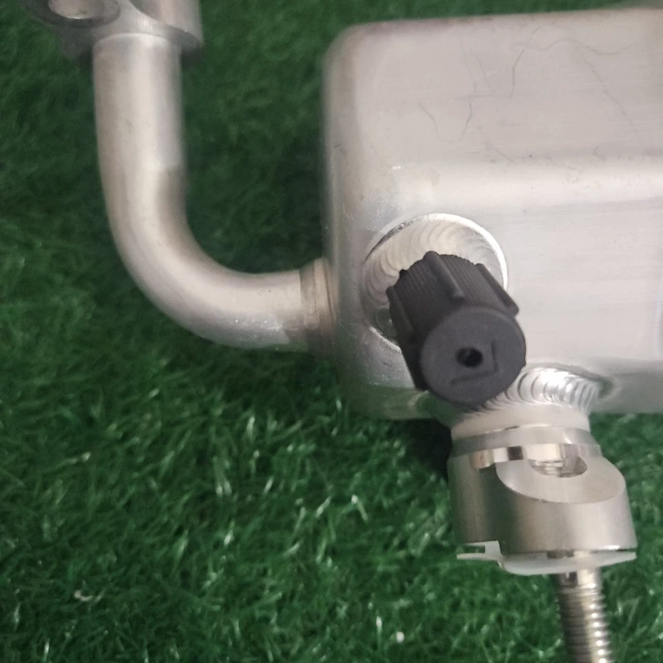 A/C Accumulator fits 2010-2014 GMC Sierra 2500 HD,Sierra 3500 HD Yukon,Yukon XL - Image 3 of 4