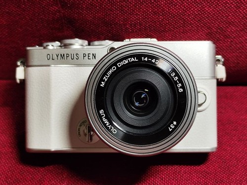 Olympus PEN E-P7 White Mirrorless Camera 14-42mm EZ Kit MFT Compact