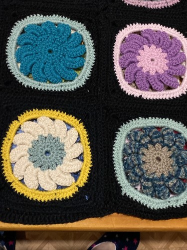 Vintage Gorgeous Nana Handmade Crocheted Throw Rug Blanket 125cm x 165cm Unused - Picture 11 of 14