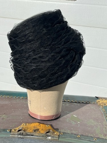 1920s Modern Miss Black Structured Lace w Subtle Jewels Vintage Hat - 1 Owner - Picture 7 of 12