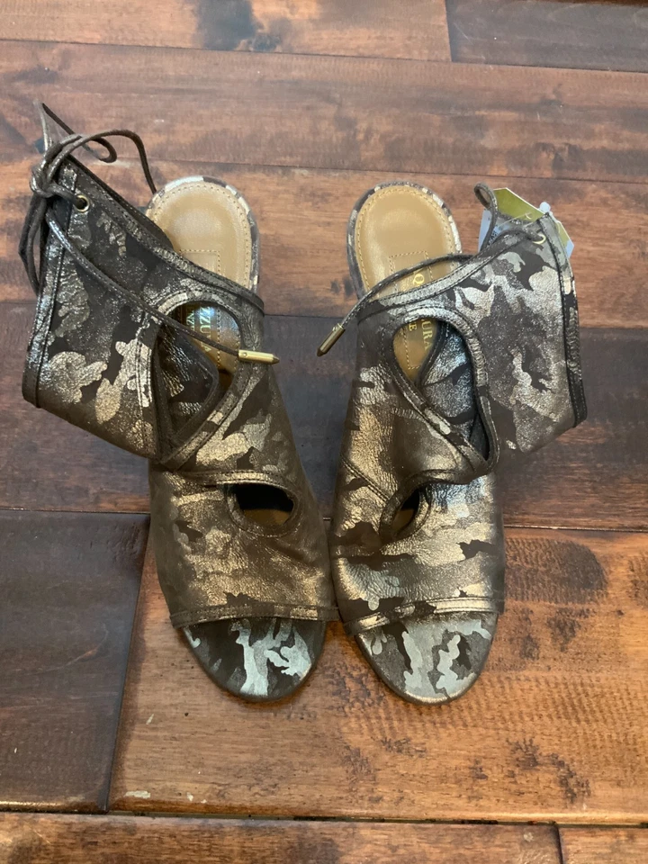 Tacones de cuero recortados Aquazzura marrón y dorado con estampado de camuflaje brillante, talla 36 | 6 Foto 2 de 4