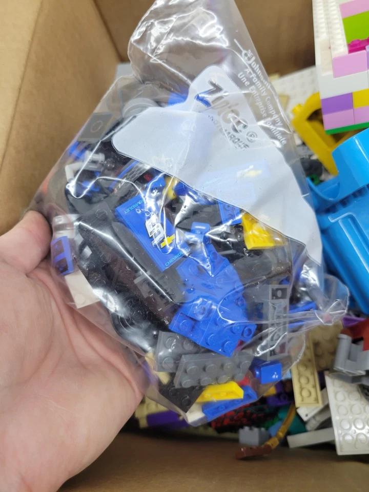 Mix Lot Legos With Minifigures Starwars, Minecraft, Marvel Ninjago 12.5 lbs - Image 4 of 4