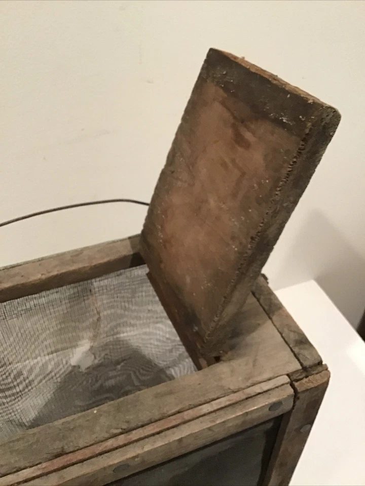 Rustic Primitive Vintage Wood Cricket Box Tackle Fishing Bait Chest Homemade - Image 3 of 4