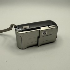 HP PhotoSmart E327 5.0MP Digital Camera - Silver TESTED WORKS