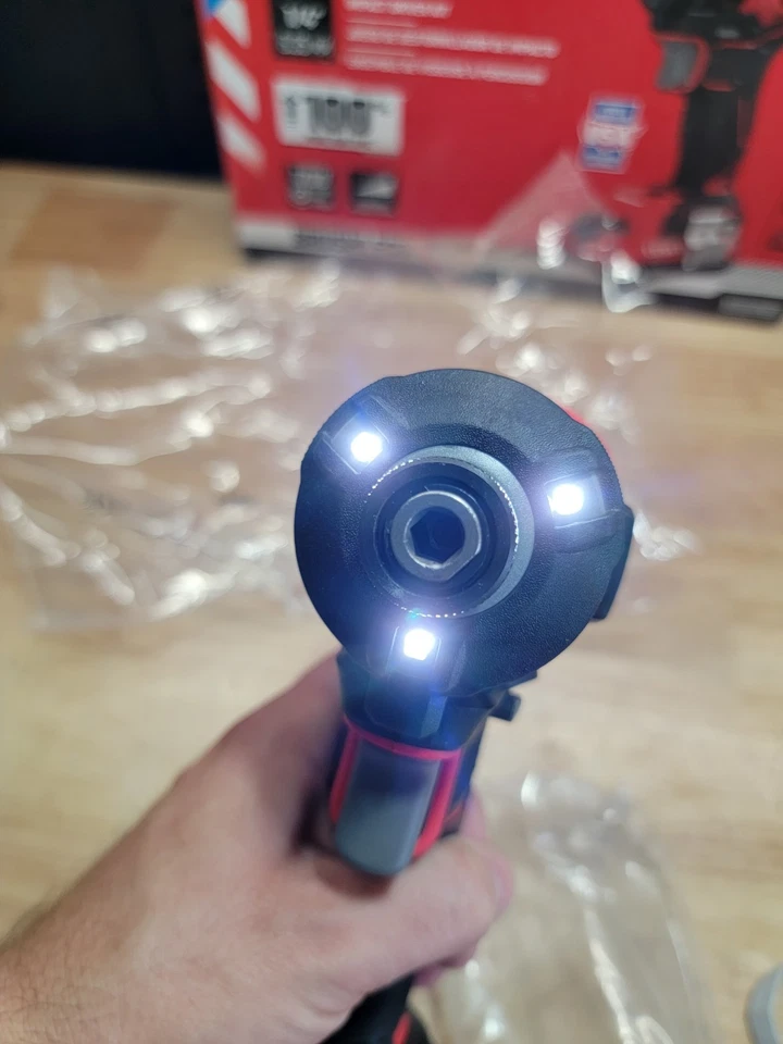 Craftsman V20 Cordless Brushless 1/4-in. Impact Driver (CMCF820D2) Kit W/ Bag - Image 2 of 4