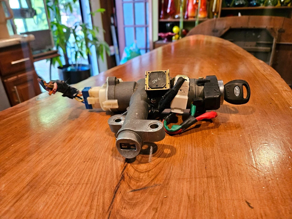 2006-2014 Kia Sedona Ignition Switch & Door Lock Set w/ 1 Key & Immobilizer OEM - Image 4 of 4