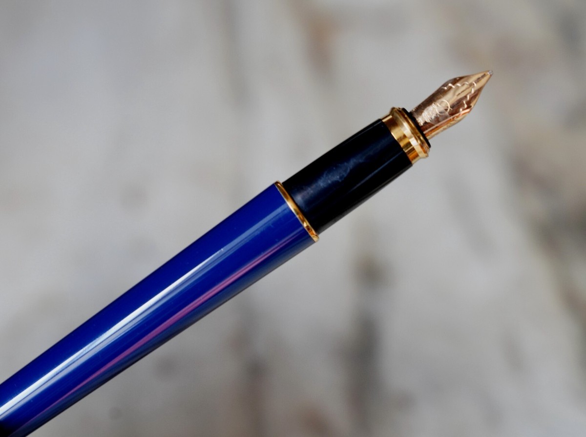 Stylo Plume S.T. Dupont Fidelio Métal Guilloché - Plume En Or 14 Carats - Occasion Gris