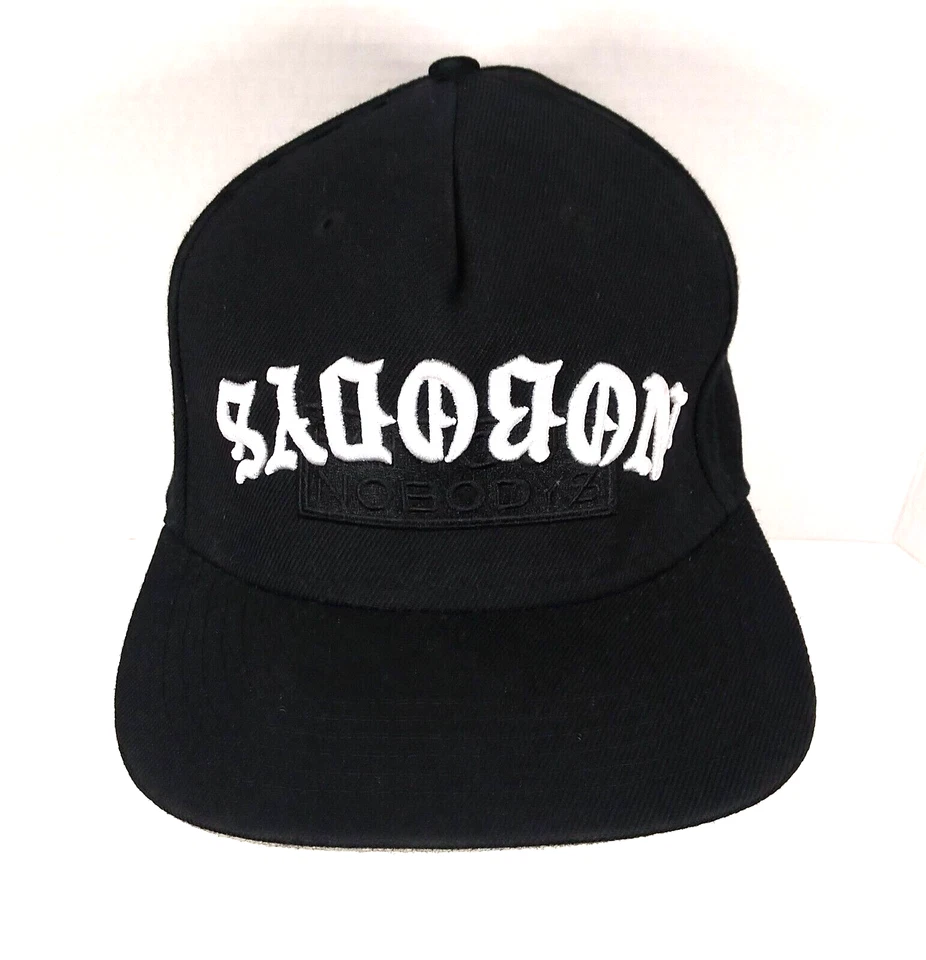 Famous Nobodys Sombrero Negro Gorra de Béisbol Correa TWNTY TWO Live For Us Raro En muy buena condición Foto 2 de 4