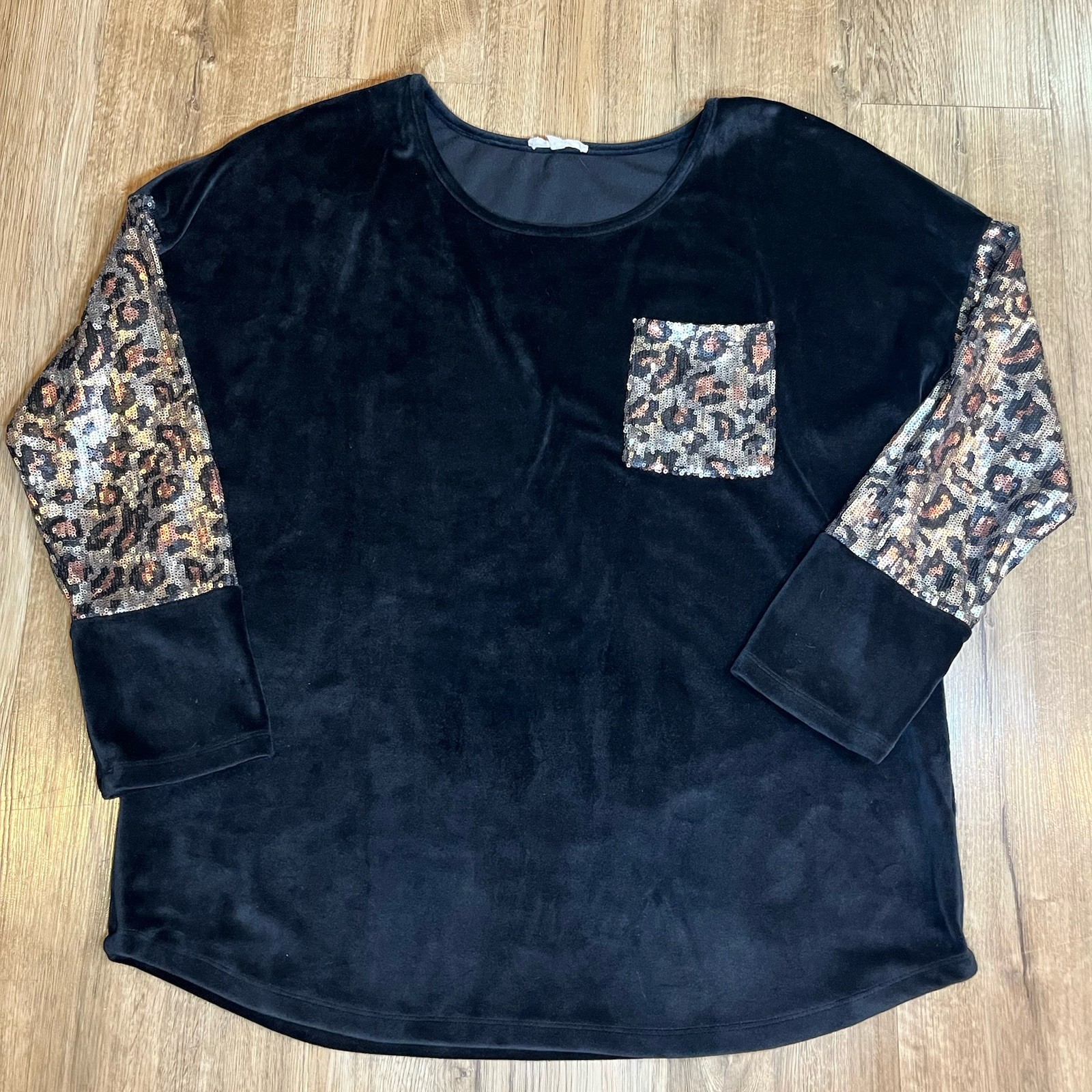 Entro Black Polyester Leopard Print Sequin Accent… - image 1