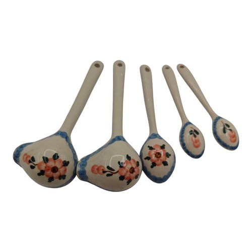 Lotto mestolo e cucchiaio ceramica polacca blu e floreale ceramica dipinta a mano - Foto 5 di 6