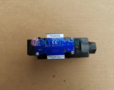 1PCS NEW YUKEN solenoid valve DSG-01-2b2-A100-70 &ex