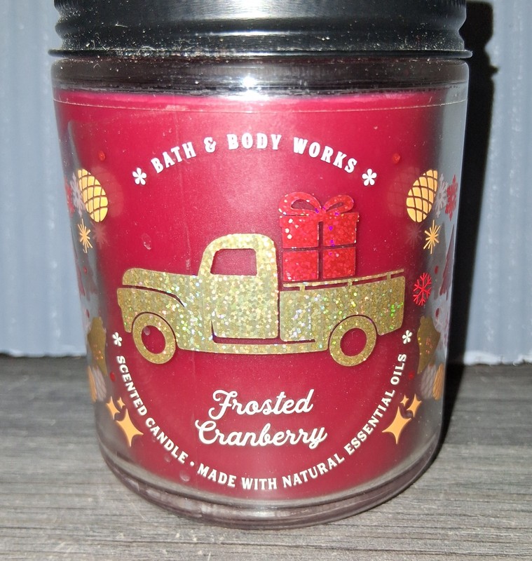 NEW Frosted Cranberry 7 oz Single Wick Candle Bath & Body Works