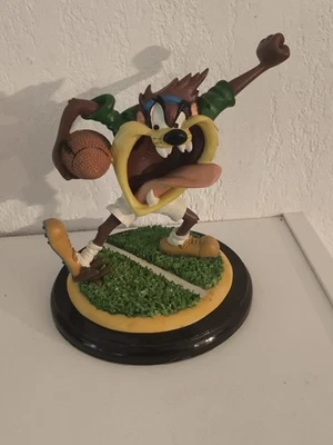 Figurine Taz football Démons et Merveilles Looney Tunes, no Leblon-deliennes - Photo 1/4