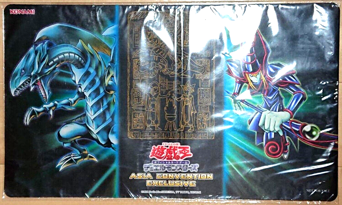 Yugioh Playmat ASIA CONVENTION EXCLUSIVE NEW Blue-Eyes White Dark
