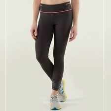 Lululemon Pace Queen Tight 7/8 Length Gray  Pink Leggings Size 2