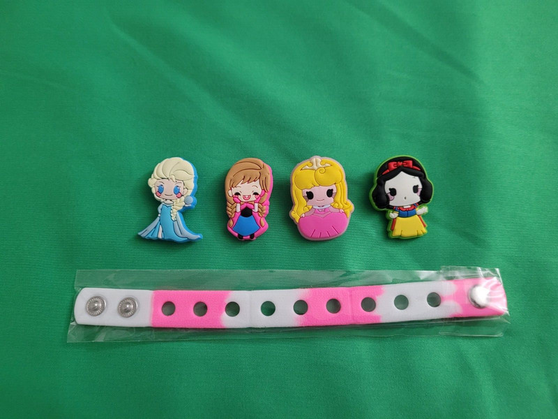 Kids Silicone Charm Bracelet w/4 Charms Cute Princess Fun Gift Clogs Accessory