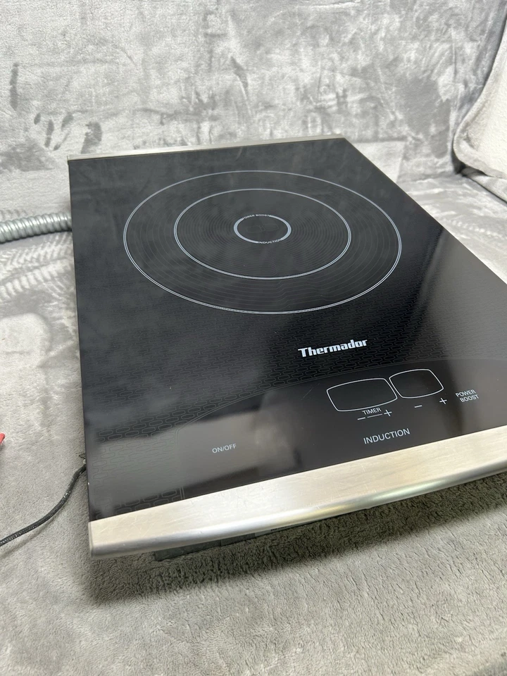 THERMADOR 15” Induction Cooktop CIT151DS15  glass single burner works great Nice - Image 2 of 4