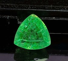 IGL Certified 9.50 Carat Trillion Cut Natural Green Emerald Loose Gemstone 5IST