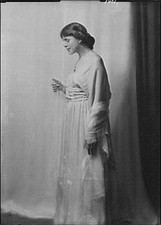 Photo:Cox,HC,Mrs,portrait photographs,women,dresses,Arnold Genthe,1916