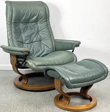 Ekornes Stressless Large ROYAL Green Leather Swivel Recliner Chair and Ottoman