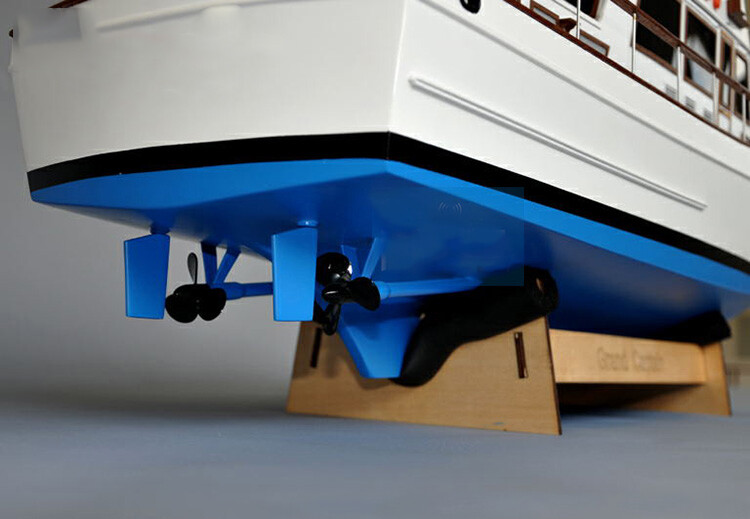Grand Captain 1:20 Yacht 35