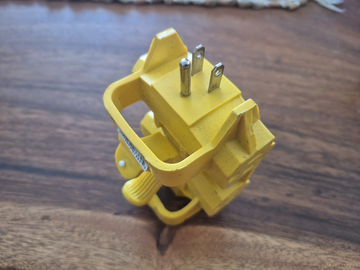 3 Woods 7362 5 Female Plug 1 Male Plug 125V 15 A 997362