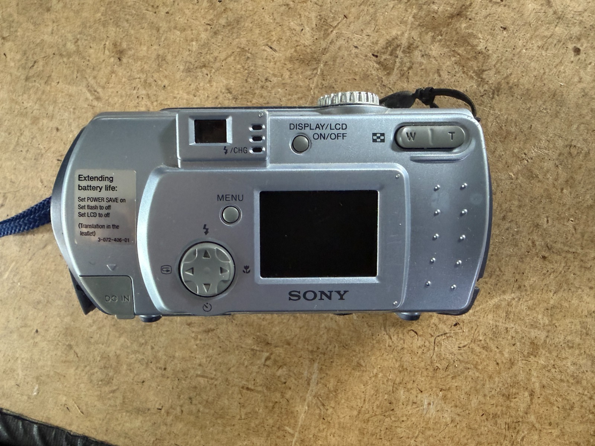 Sony Cyber-shot DSC-P30 1.3MP Digital Camera - Silver blue