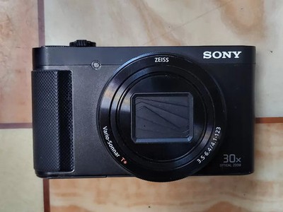 Sony HX90V 30x Zoom 18MP Compact Camera with OIS and EVF
